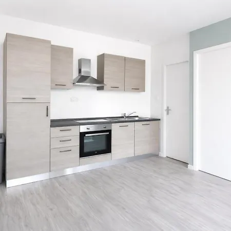 Apartment M003 I T2 I 4 Personnes I Tramway